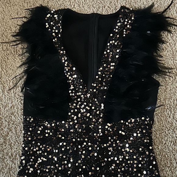 Feather trimmed sequin bodycon dress, Sz s - Picture 5 of 5